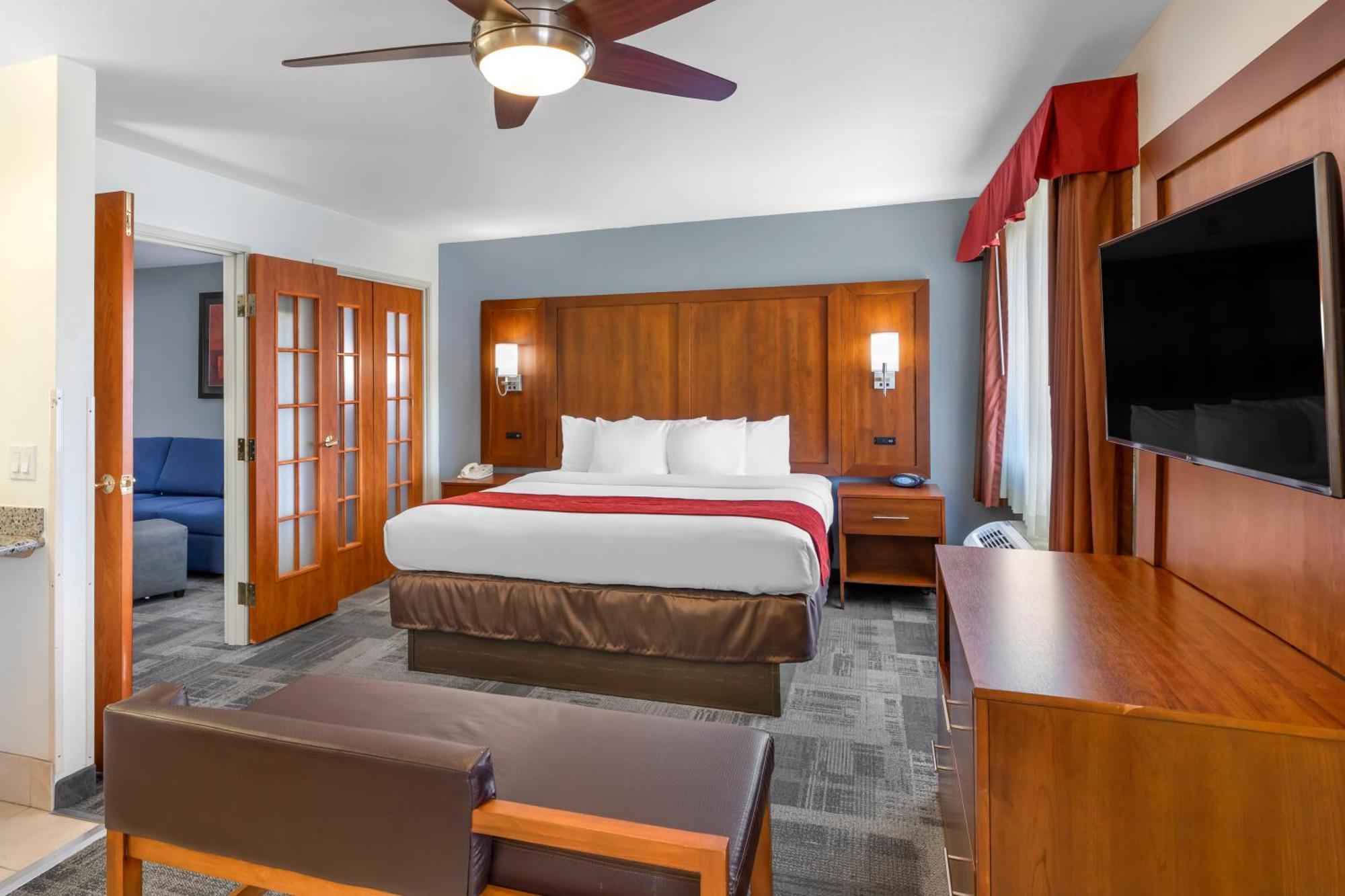 King Suite - Disability Access/Non-Smoking