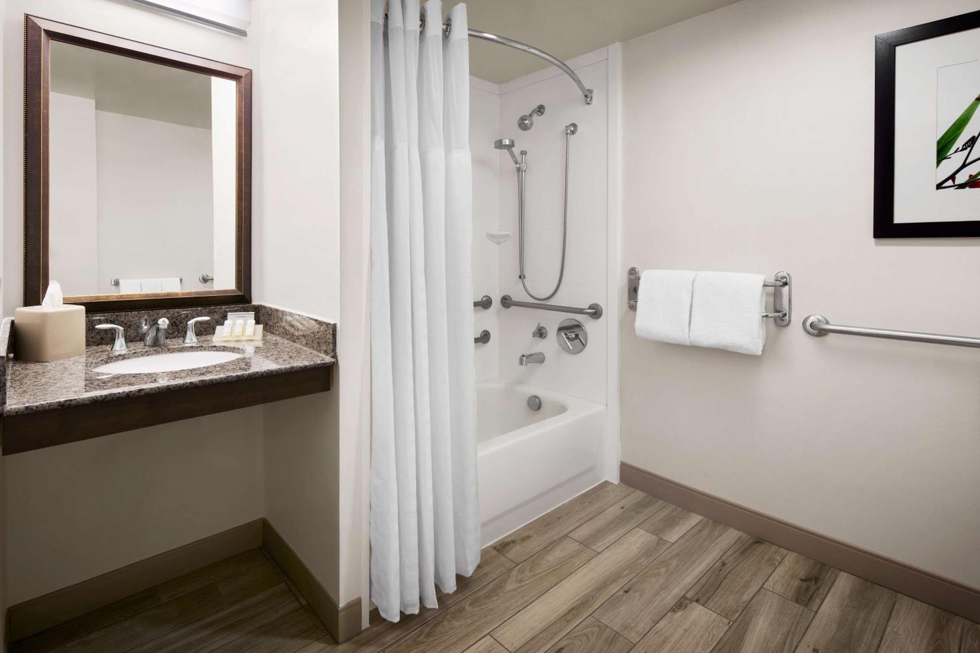 King Room with Tub - Mobility and Hearing Access